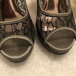 Women’s Gray stilettos heels